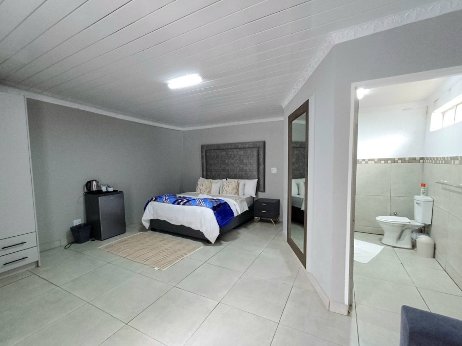 6 Bedroom Property for Sale in Bayswater Free State